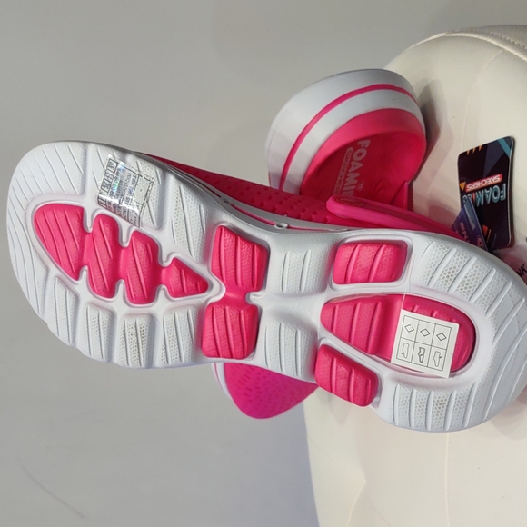 Skechers Foamies Go Walk pink white slides clogs Crocs rare new women's 9 Shoes - Picture 9 of 9